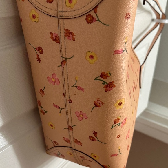 Coach Blush Floral City Tote Bag With matching Wallet - Picture 12 of 12